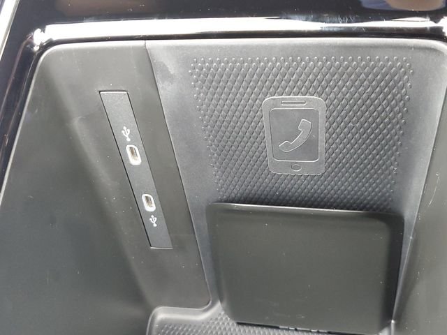 Certified Used 2025 White Volkswagen Pro image 21