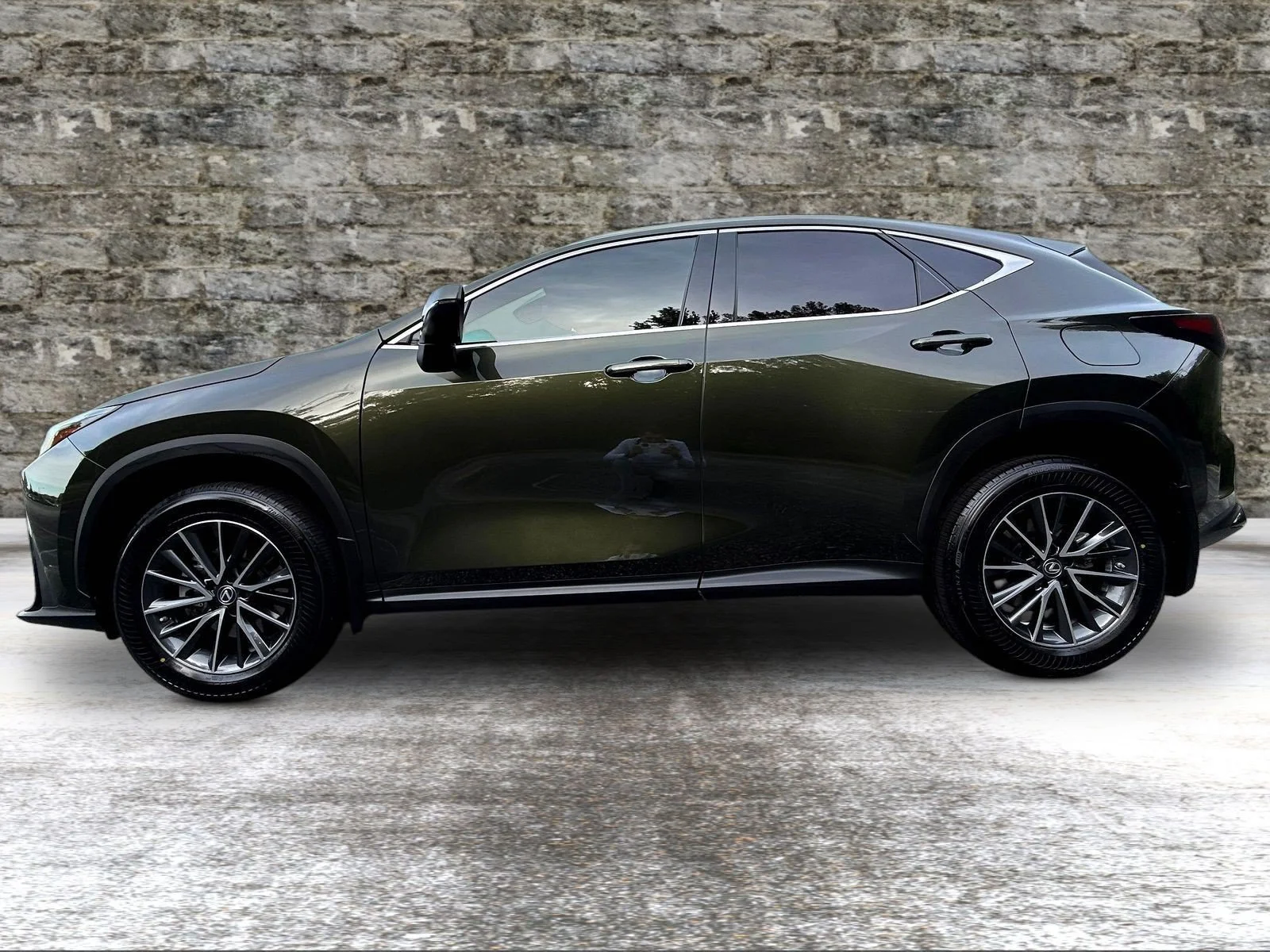 Used 2022 NORI GREEN PEARL Lexus  image 4