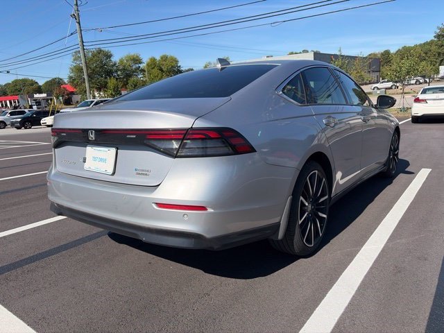 Used 2023 Lunar Silver Metallic Honda Touring image 11