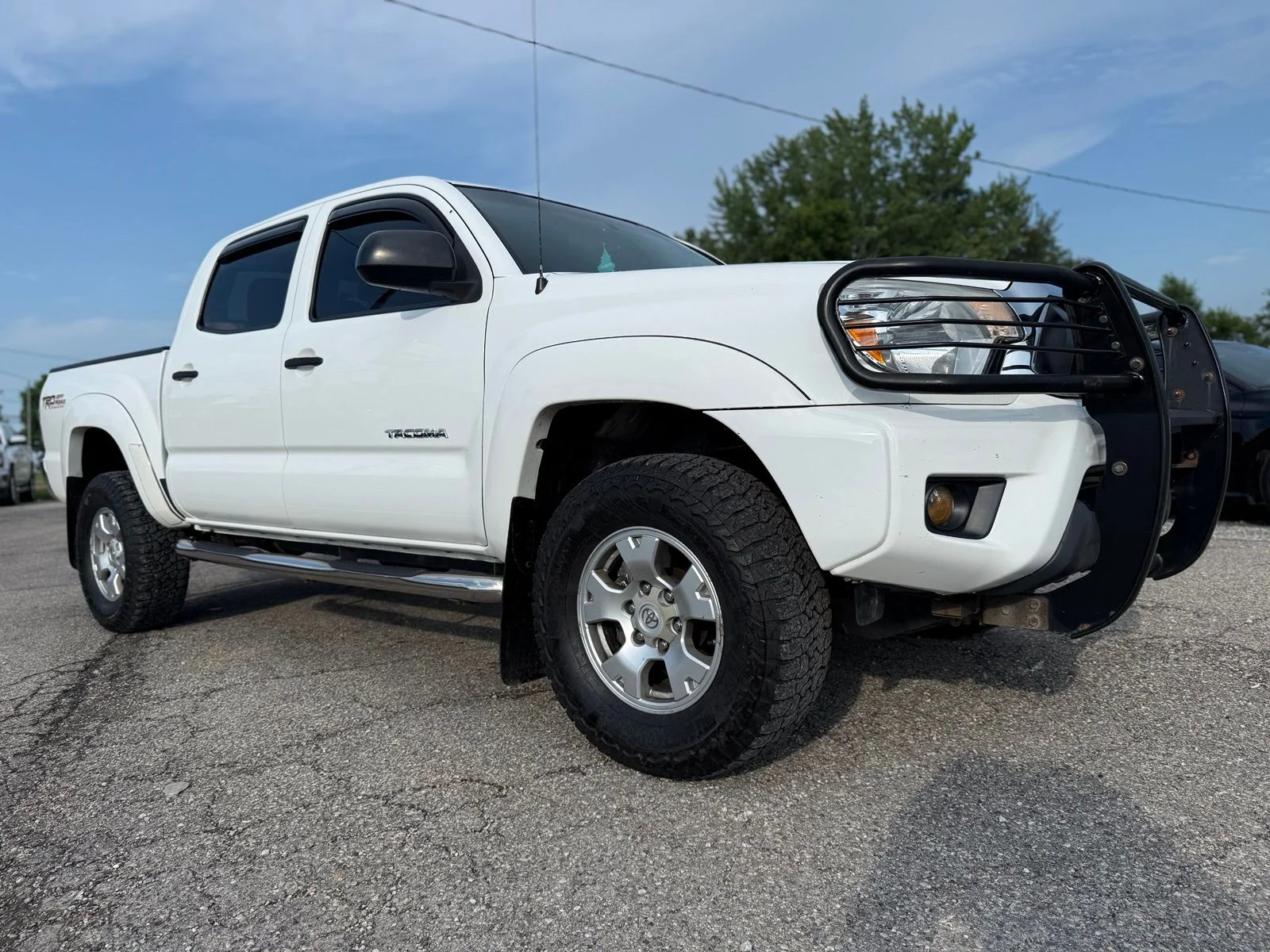Used 2012 White Toyota Base image 6