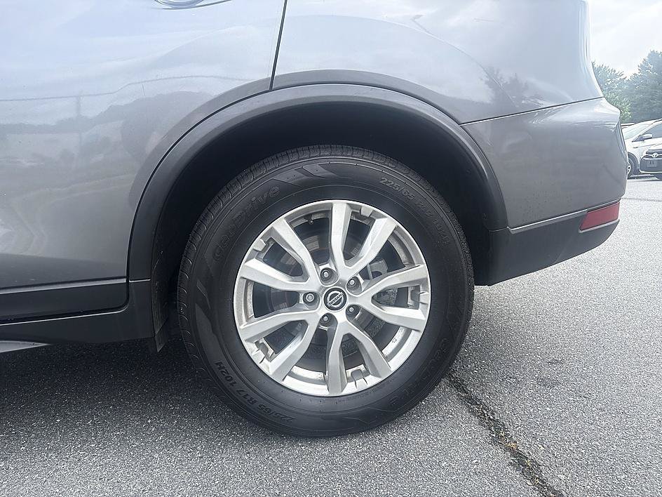 Used 2020 Gun Metallic Nissan SV image 10