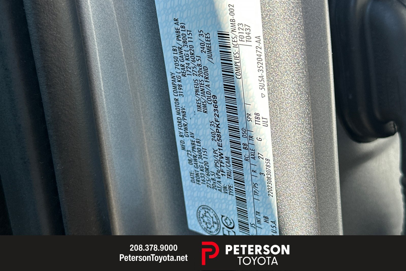 Used 2023  Ford Lariat image 28