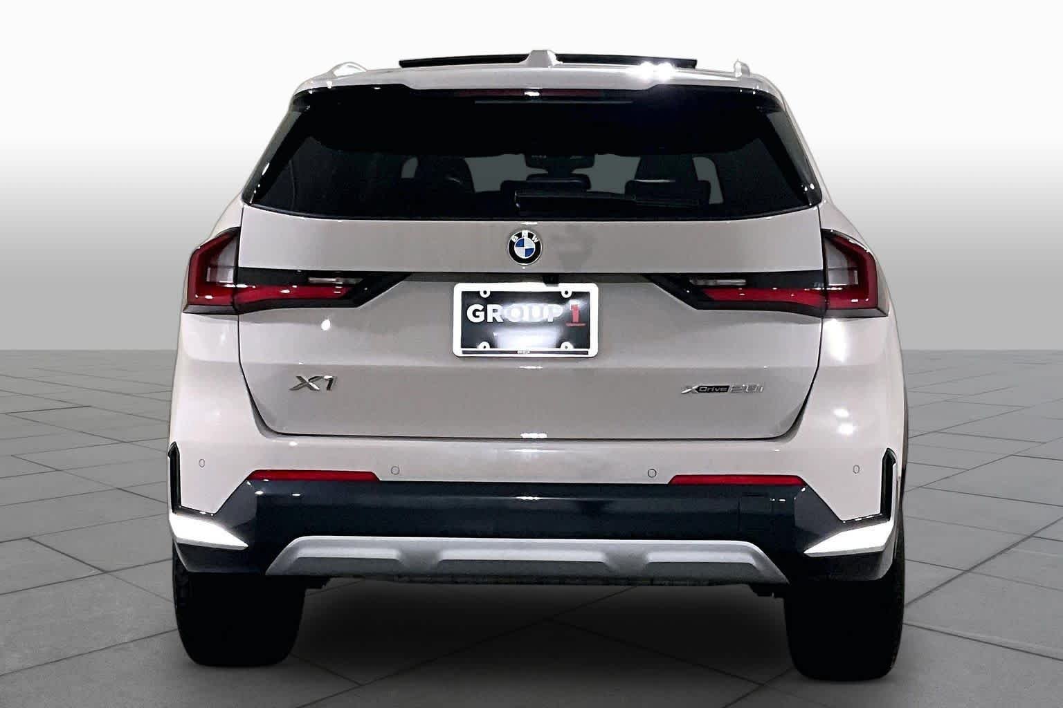 Used 2026 Dune Grey Metallic BMW xDrive28i image 4