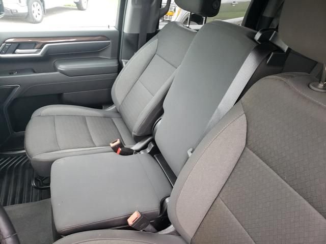 Used 2025 Gray Chevrolet LT image 17