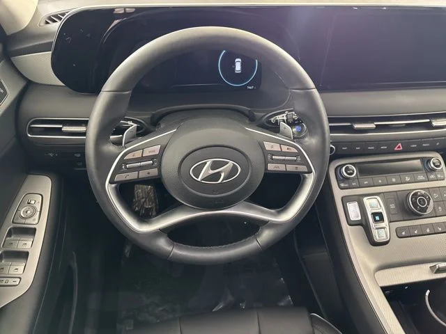 Used 2025 White Hyundai SEL Premium image 24