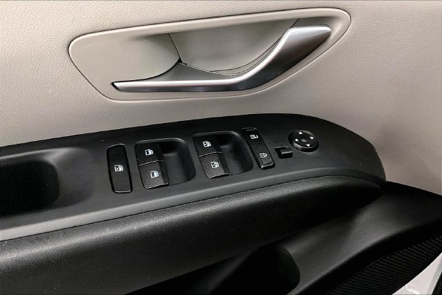 Used 2023 Serenity White Pearl Hyundai SEL image 38