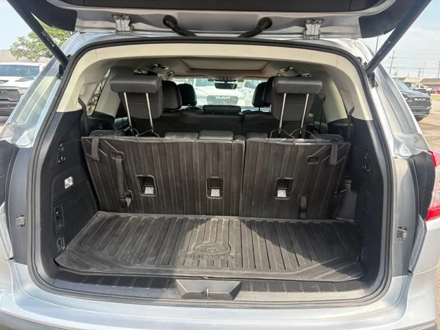 Used 2022 Silver Subaru Limited image 9