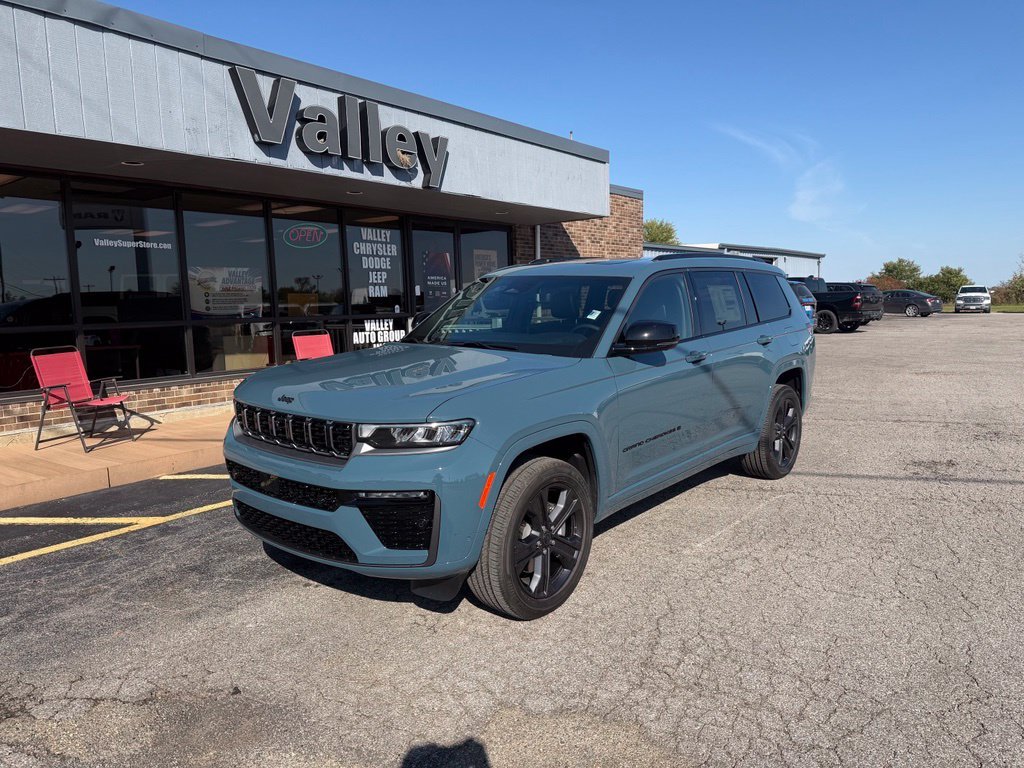 New 2027 Steel Blue Paint Jeep Limited Reserve image 9