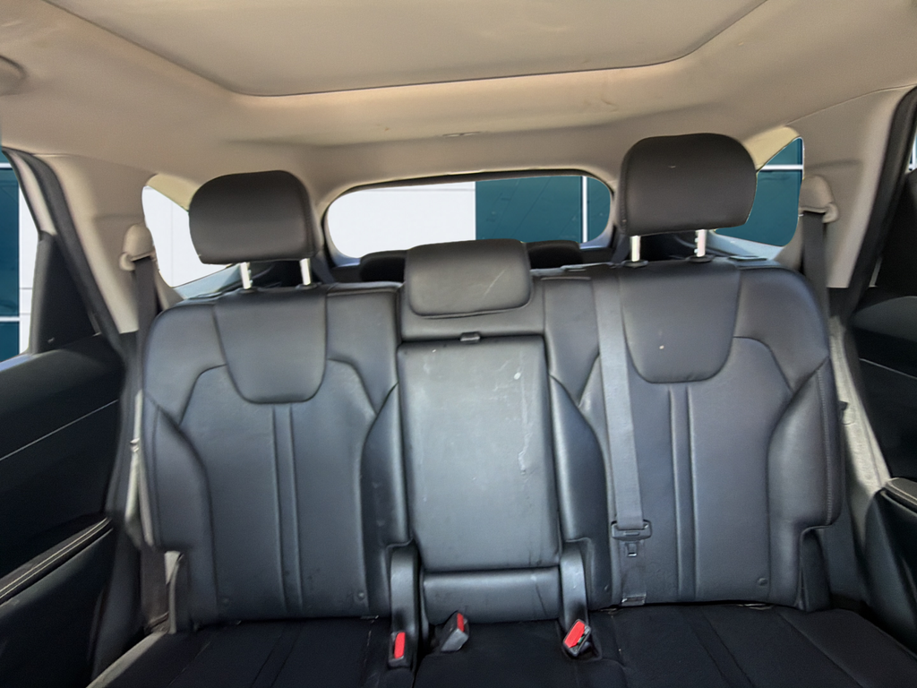 Used 2022 White Kia S image 21