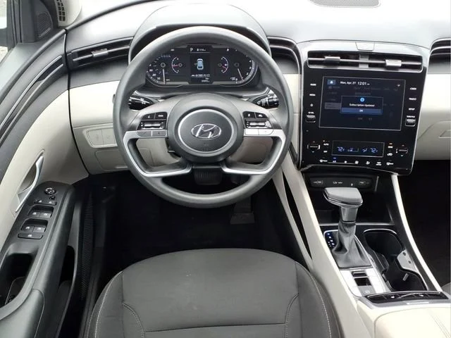 Used 2024  Hyundai SEL image 4