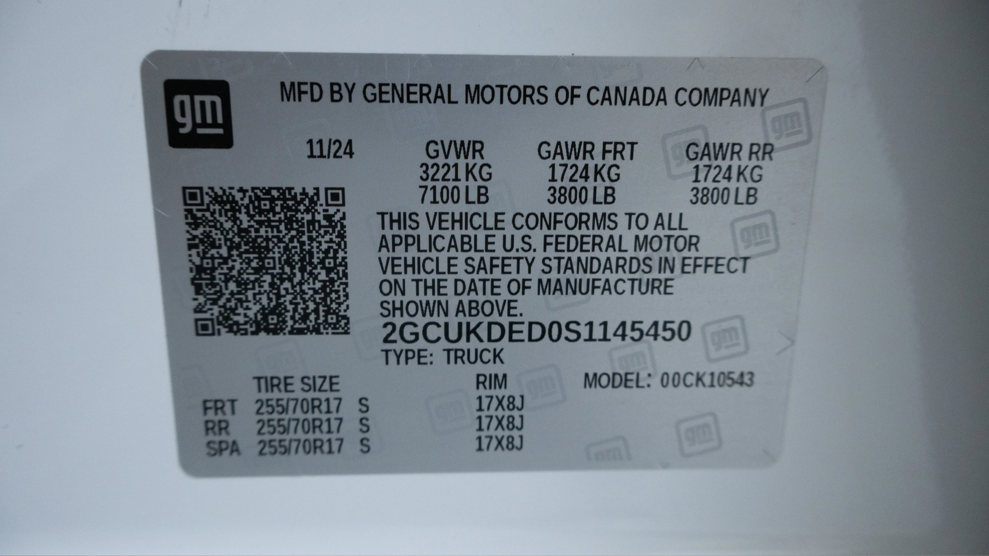 Used 2025 Summit White Chevrolet LT image 23