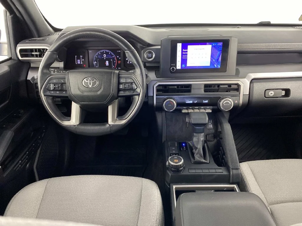 Used 2025 Cutting Edge Toyota SR5 image 13