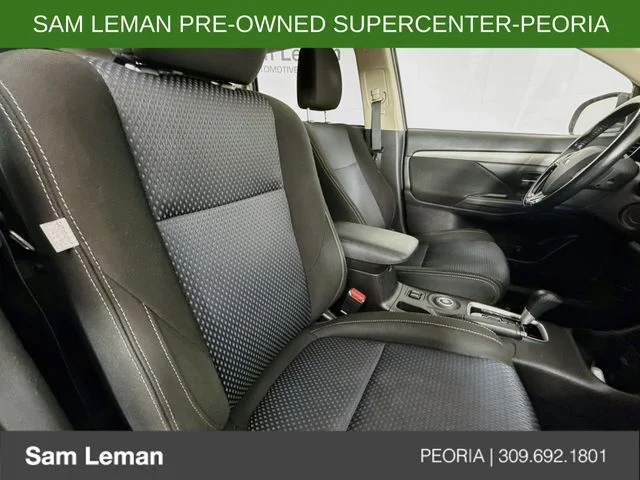Used 2016  Mitsubishi  image 25