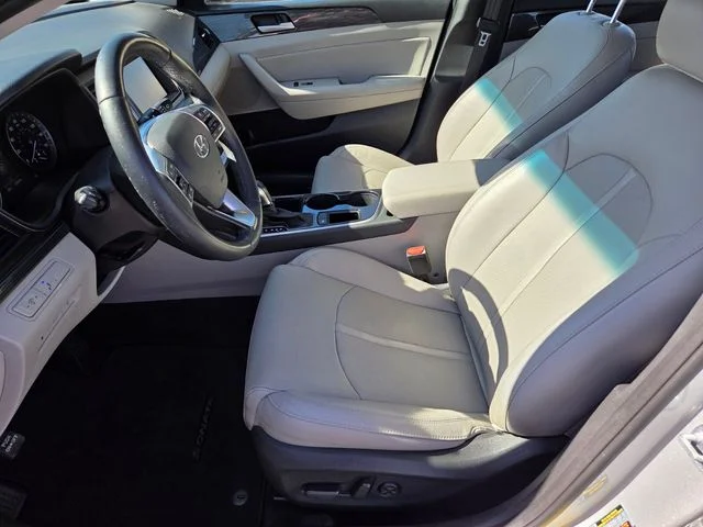 Used 2018 Silver Hyundai Limited image 8