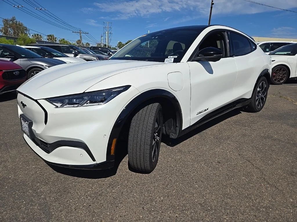 Used 2021 White Ford Premium image 4