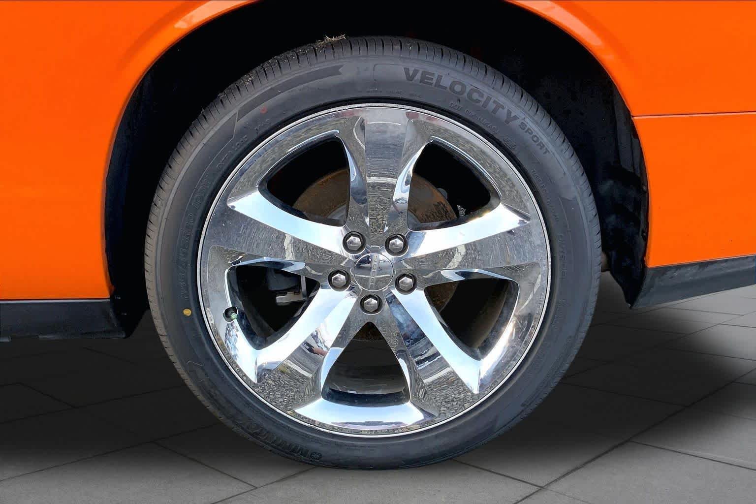 Used 2014 Header Orange Clearcoat Dodge R/T Plus image 10