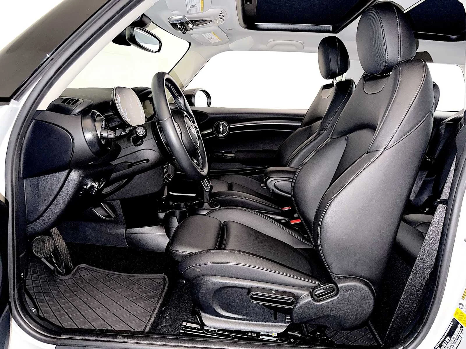 Used 2023 White Silver Metallic MINI Cooper S image 9