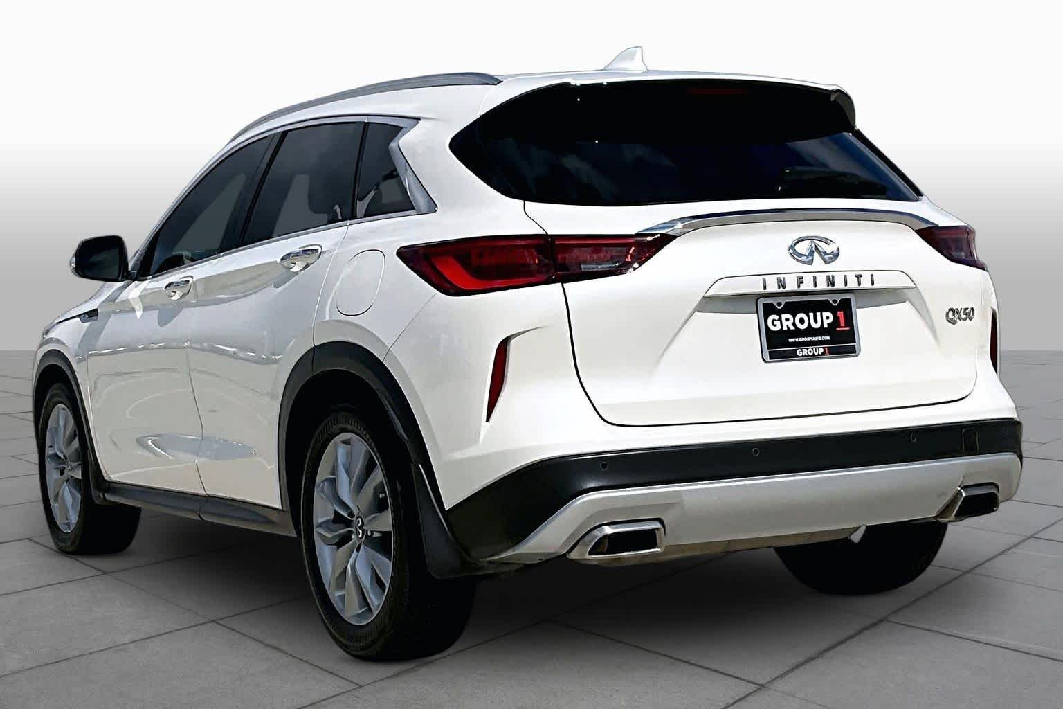 Used 2022 Majestic White INFINITI ESSENTIAL image 12