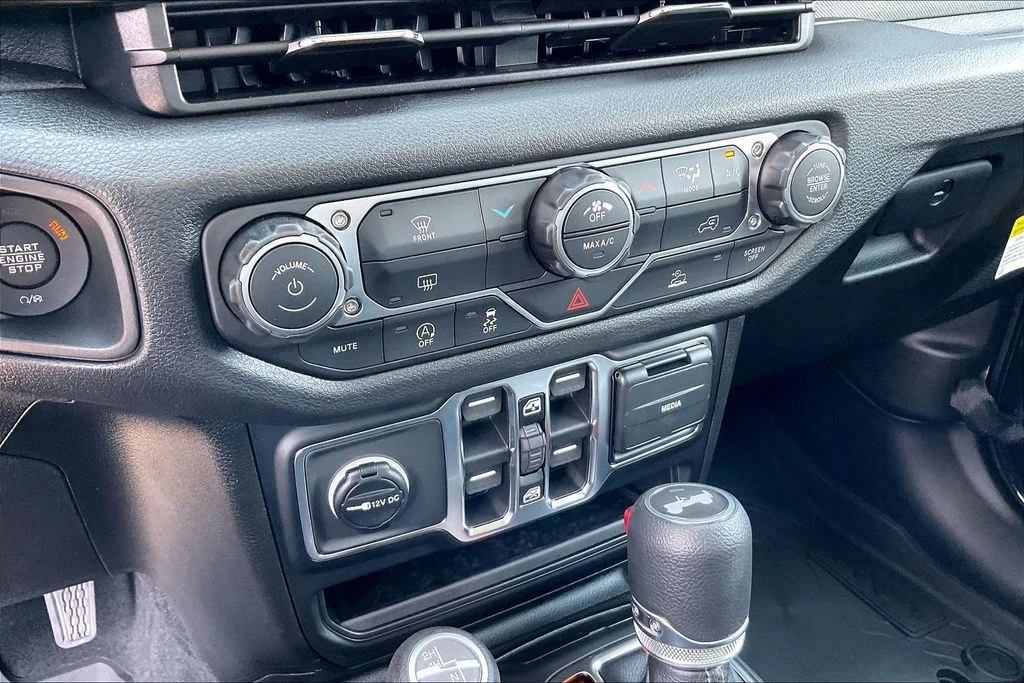 New 2026 Jeep Wrangler Sport 4D Sport Utility
