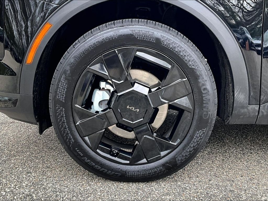 Used 2026 Black Kia X-Line image 7