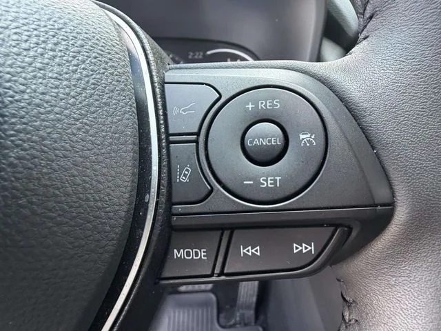 Used 2025 Silver Toyota XLE Premium image 22