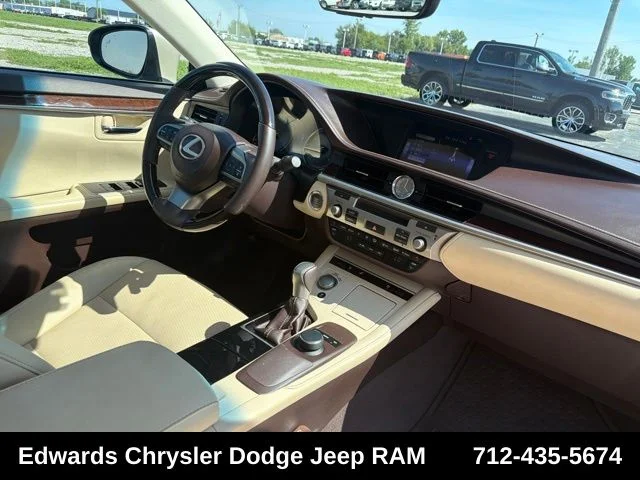 Used 2016 Beige Lexus 350 image 28