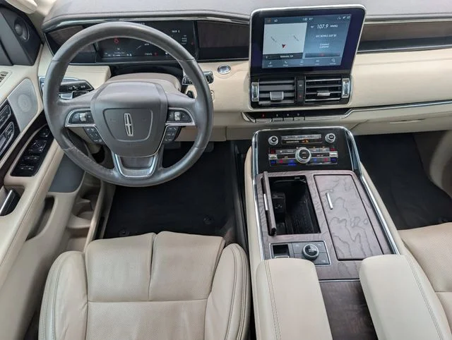 Used 2020 White Lincoln Reserve image 6