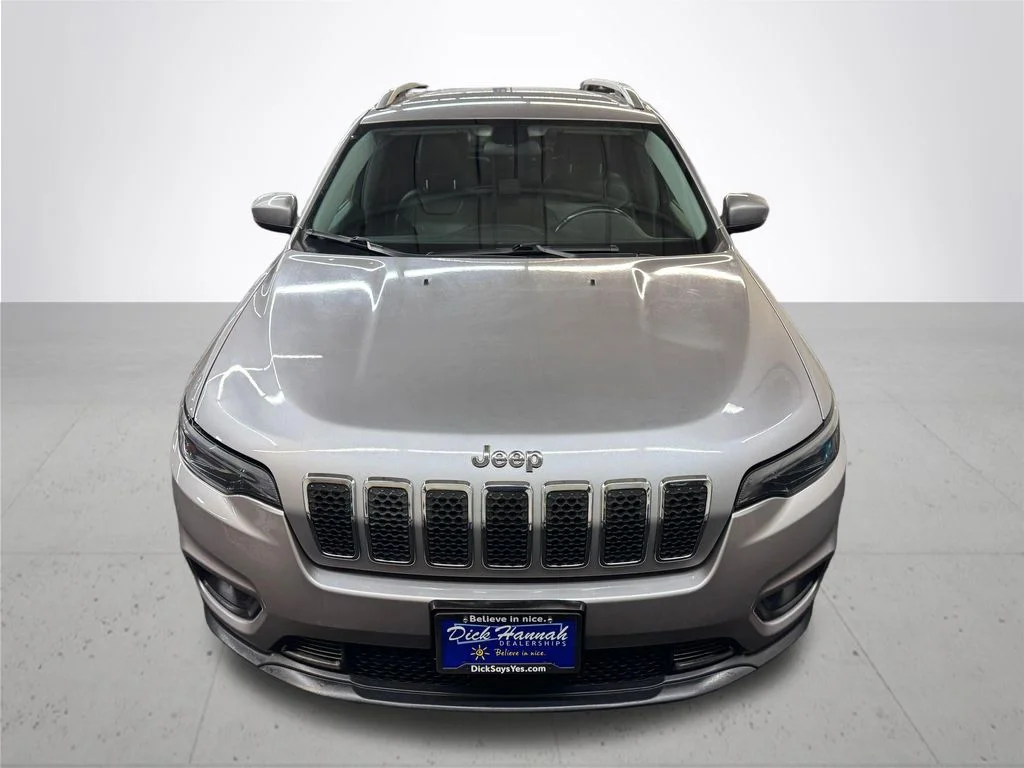 Used 2019 Silver Jeep Latitude Plus image 10