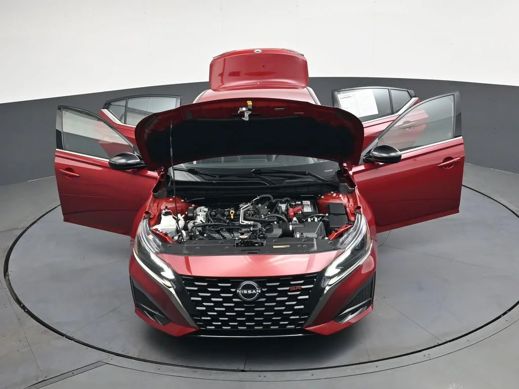 Used 2025 Red Nissan 2.5 SR image 52