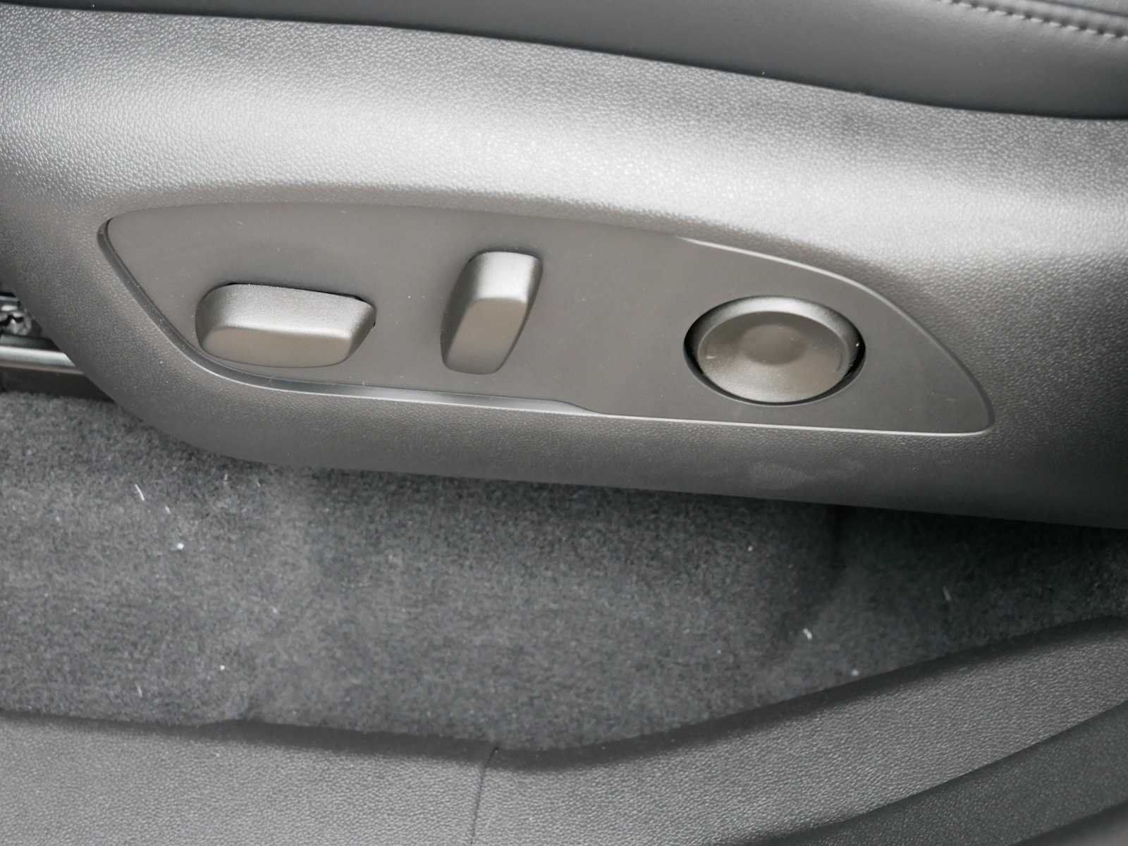 2026 GMC Acadia Elevation - Photo 17