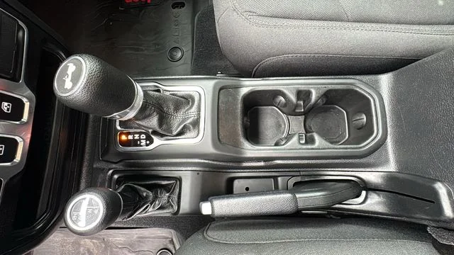 Used 2021 White/off-white Jeep Sport S image 25
