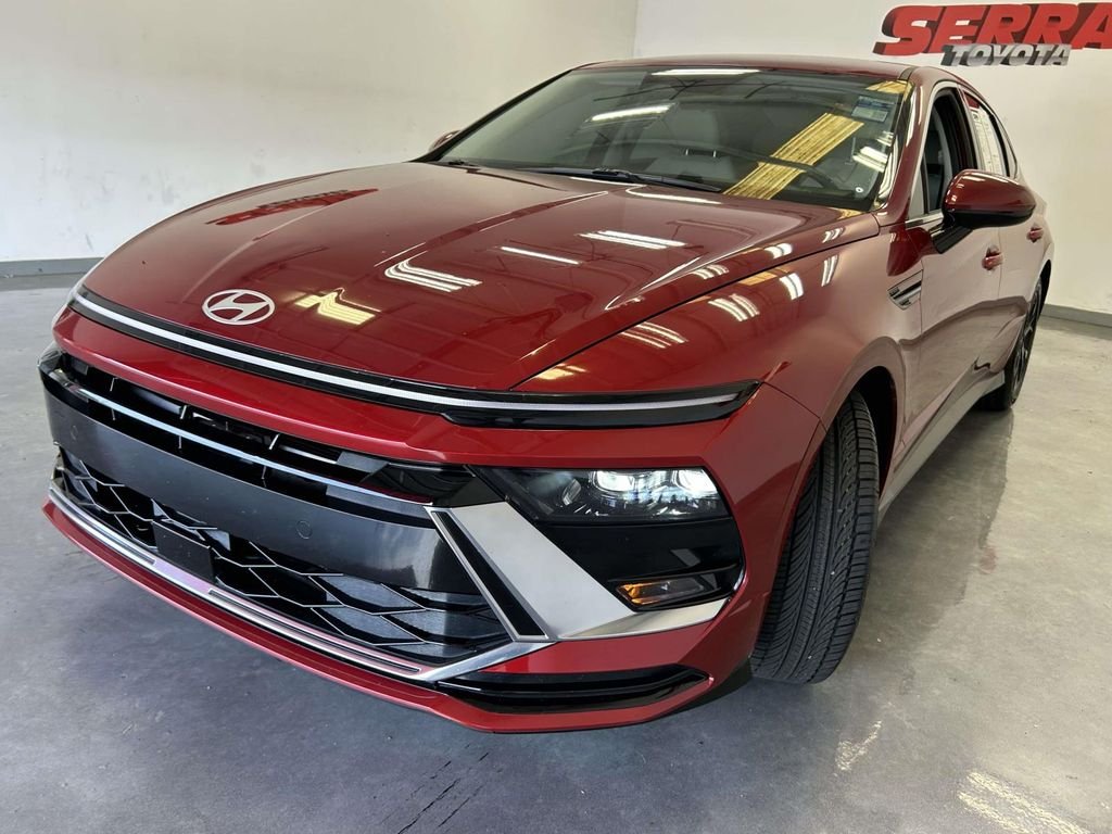 Used 2024 Red Hyundai SEL image 7