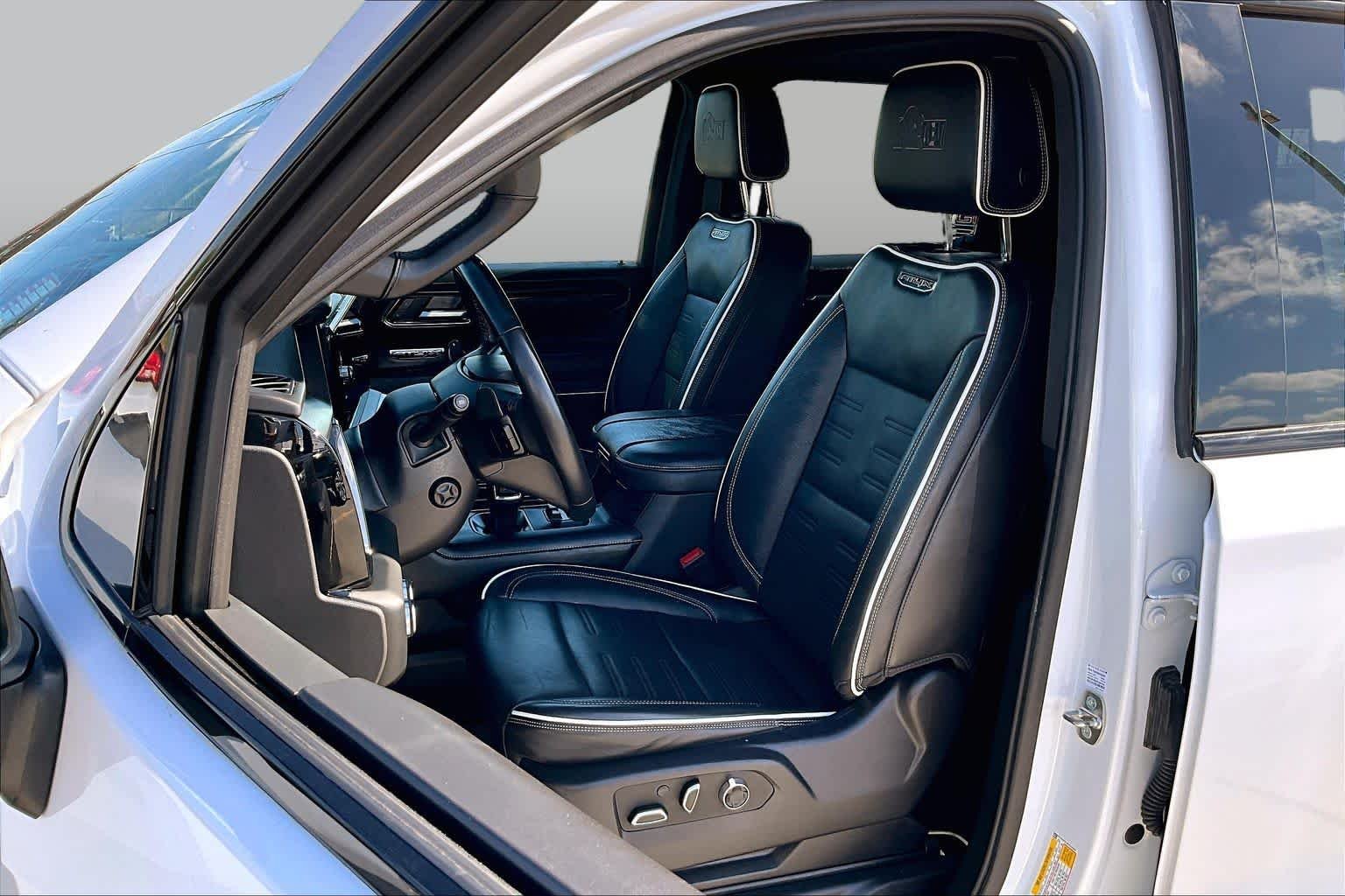 Used 2024 Summit White GMC AT4X image 13