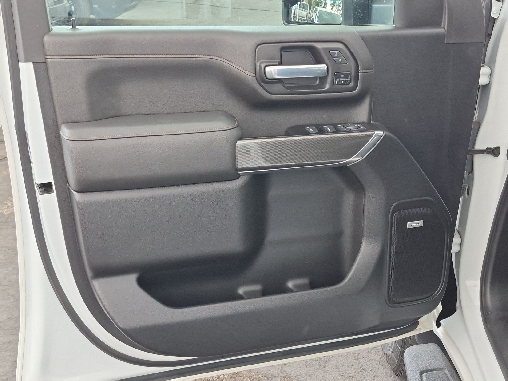 Used 2022 Summit White GMC AT4 image 12