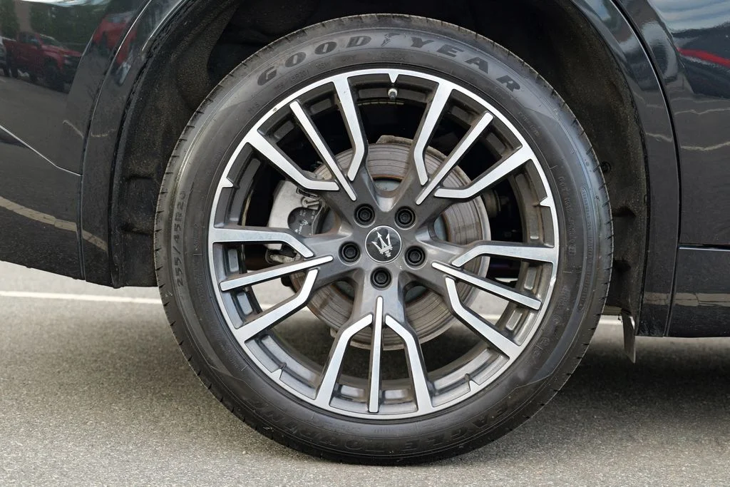 New 2025 Nero Noctis Black Maserati Base image 13
