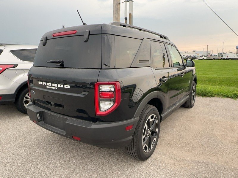 Used 2024 Shadow Black Ford Outer Banks 4x4 image 3