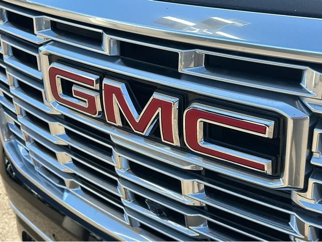 2026 GMC Yukon Denali - Photo 38