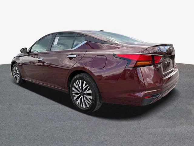 Used 2025 Red Nissan 2.5 SV image 2