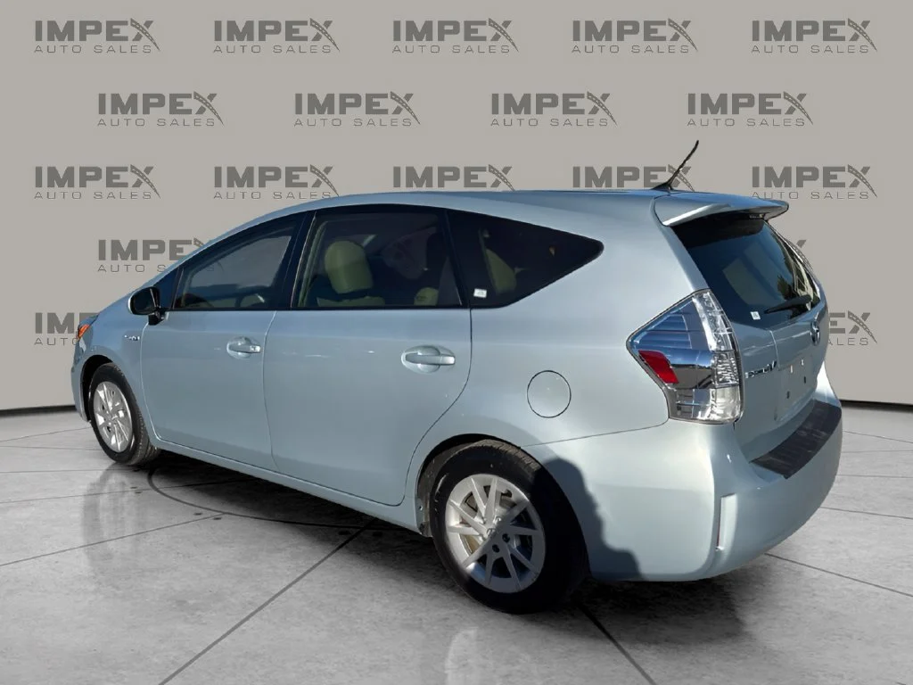 Used 2013 Blue Toyota Two image 3