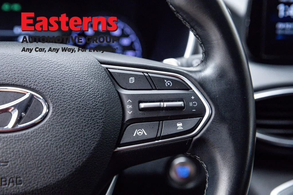 Used 2023 White Hyundai SEL image 18