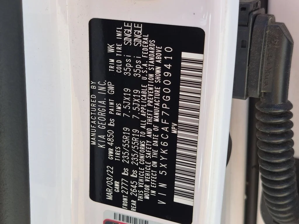 Used 2023 White Kia X-Line image 27