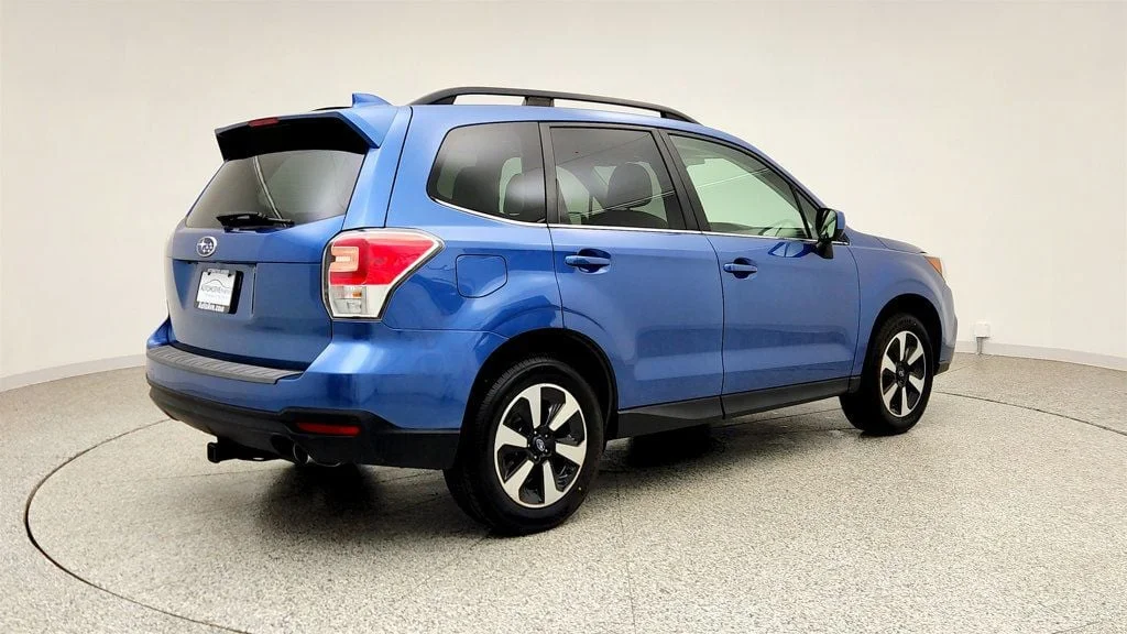 Used 2017 Quartz Blue Pearl Subaru 2.5i Limited CVT w/ Popular Package #2 & Blind Spot Detection image 5