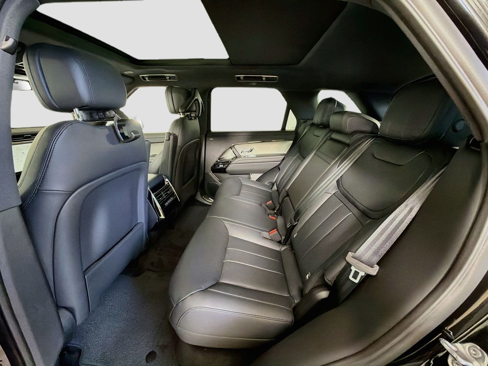 New 2026 Santorini Black LAND ROVER SE image 27