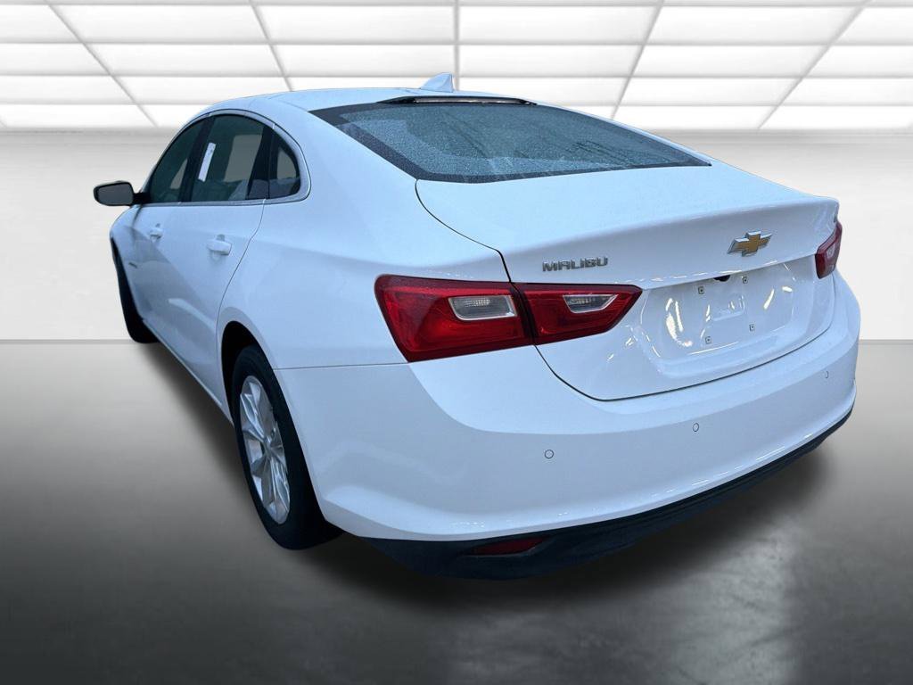 Used 2025 Summit White Chevrolet 1LT image 4
