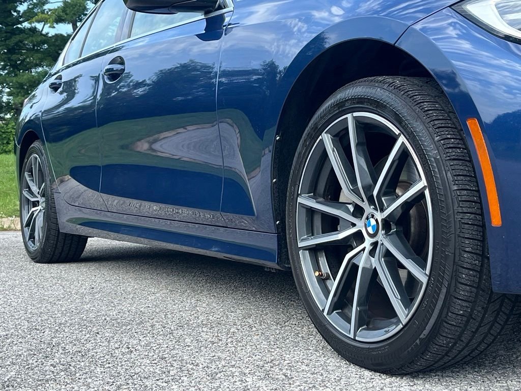 Used 2021 Phytonic Blue Metallic BMW 330i xDrive image 9