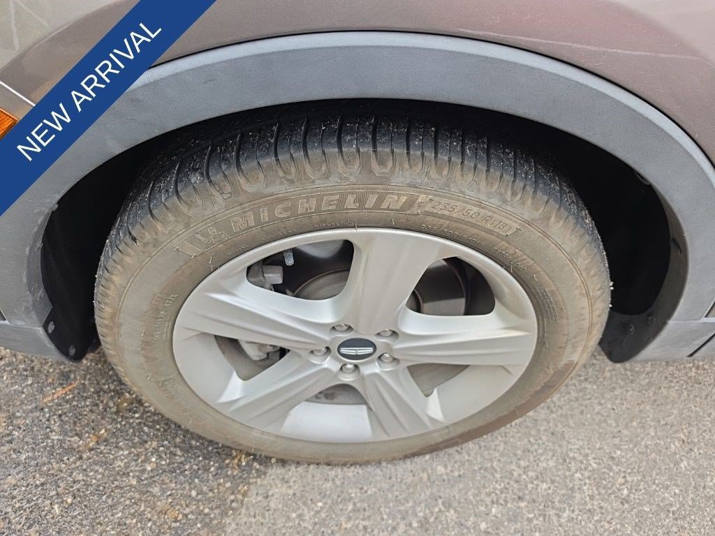Used 2017 Ingot Silver Metallic Lincoln Premiere image 15