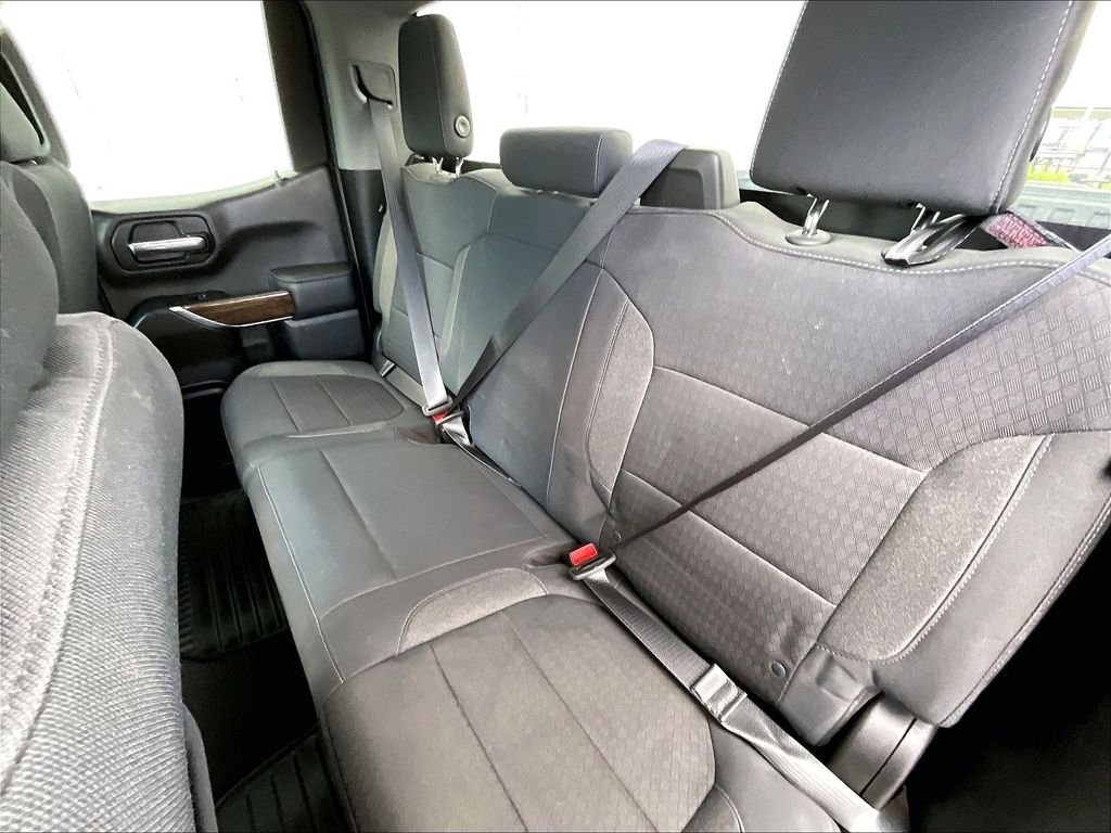 Used 2019 Black GMC SLE image 15