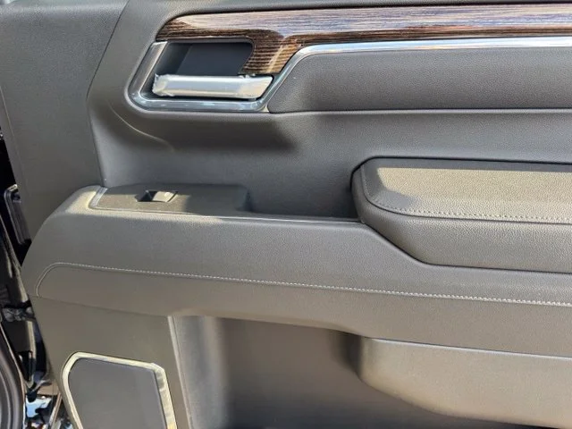 New 2026 Onyx Black GMC Elevation image 27