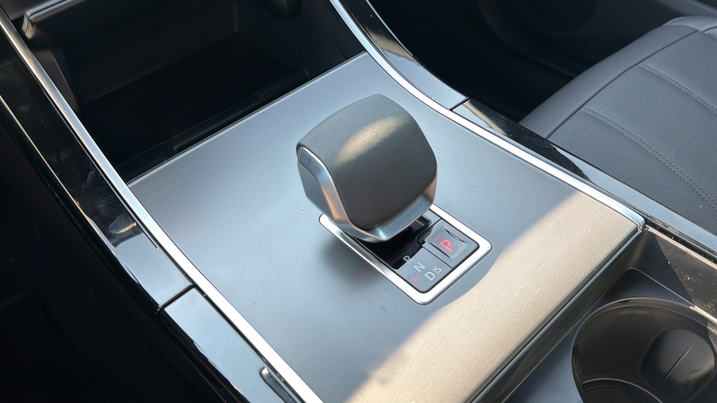 New 2026 Santorini Black Land Rover S image 21