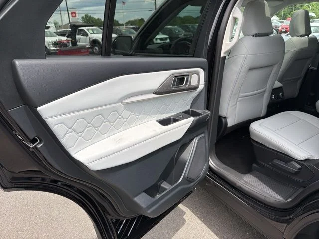 New 2026 Black Ford Platinum image 14